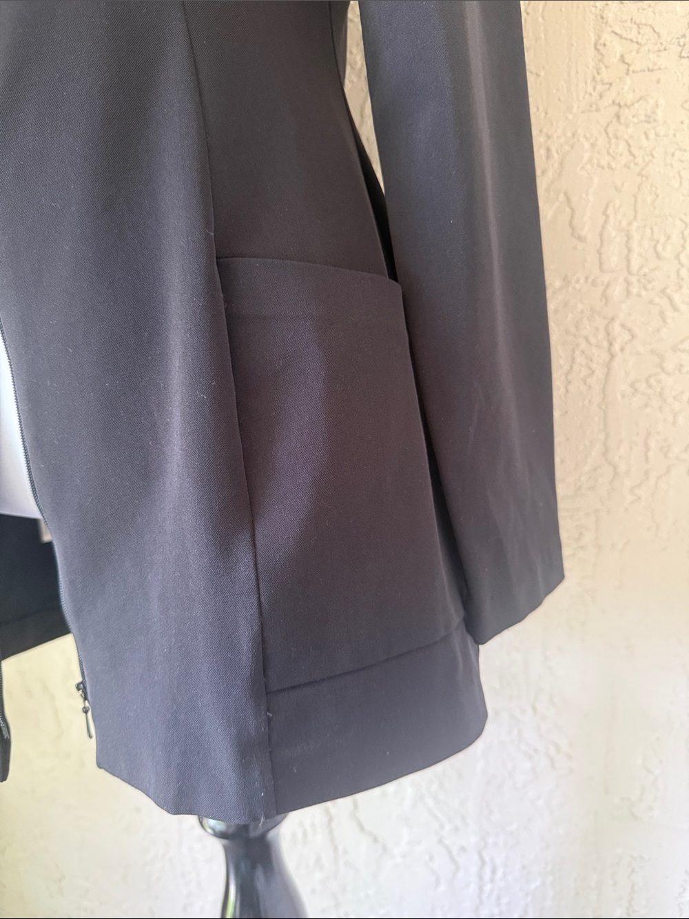 Black Zip-Front Long Sleeve Jacket - Picture 7 of 11